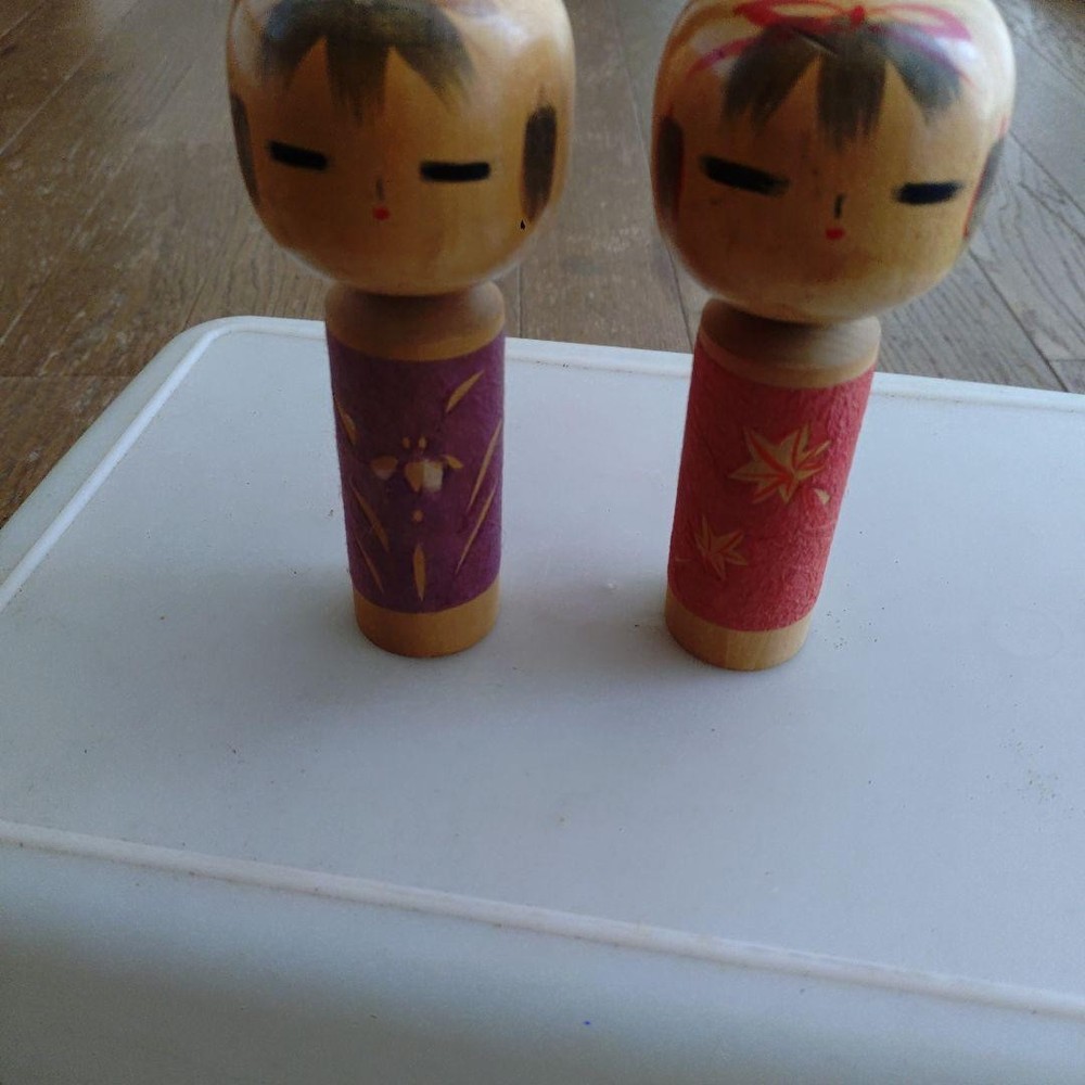 Kokeshi Dolls Set of 2 Traditional Handpainted Wooden Purple Red Design