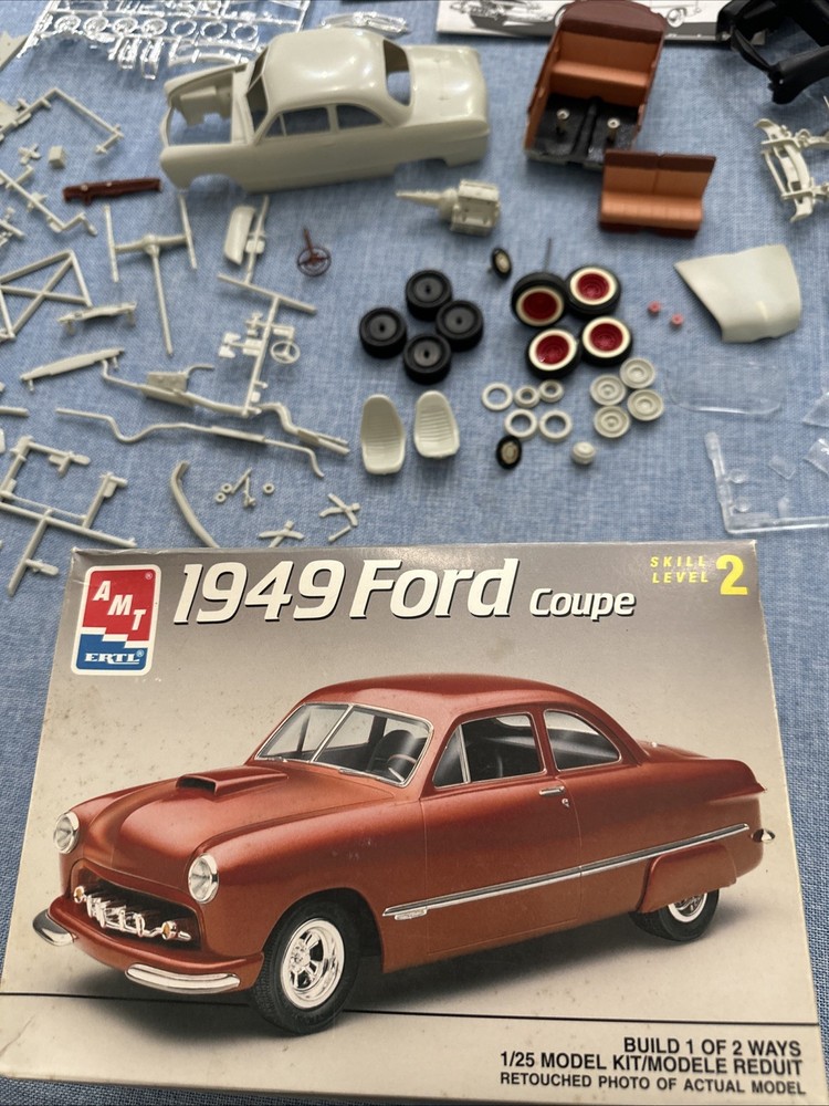1949 Ford Coupe, AMT/Ertl, 1/25,