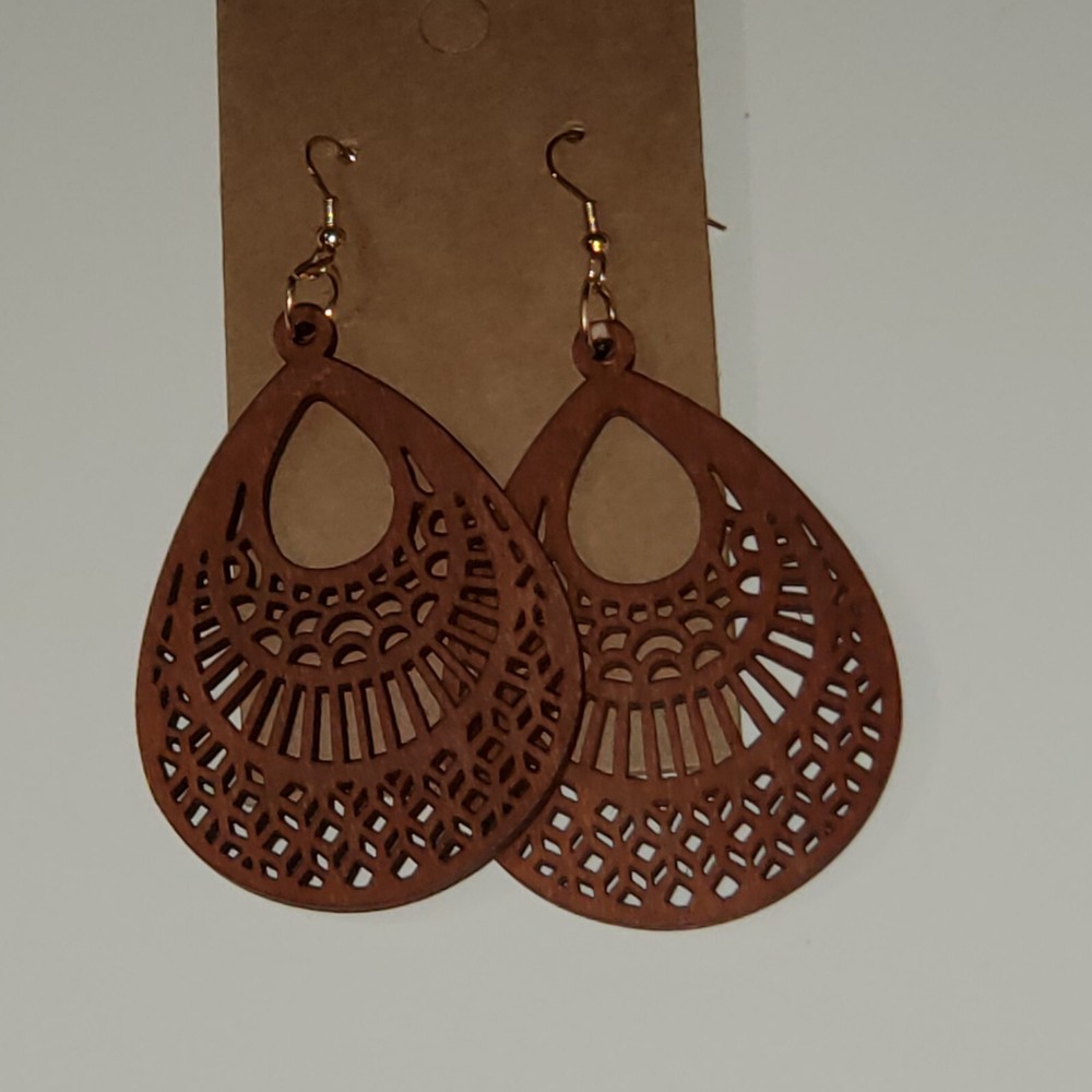 Stylish Women’s Earrings for Every Occasion