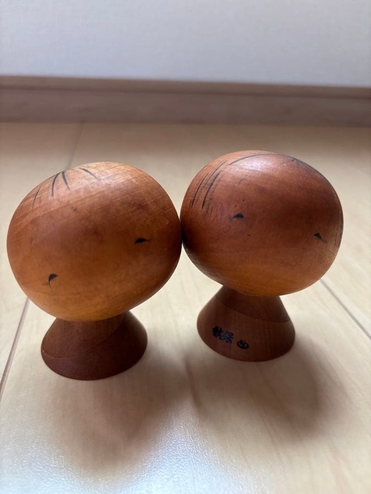 Kiyoshi Showa Retro Pair of Kokeshi Dolls Wooden Handpainted Miniature
