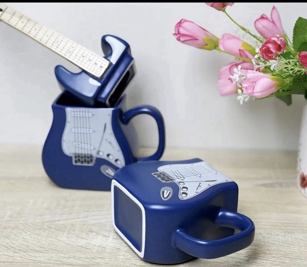 novelty electric guitar-shaped ceramic coffee mug
