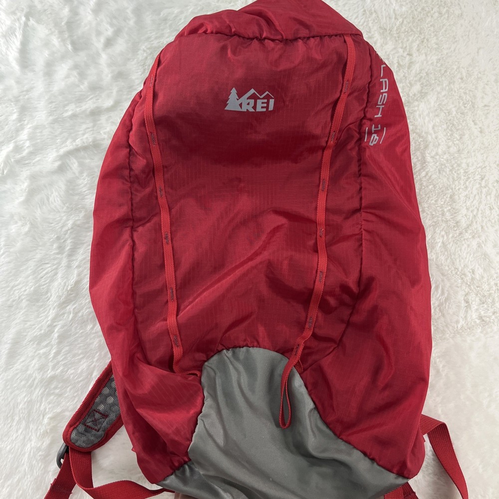 REI Flash 18 Backpack, Daypack, Light Hiking Pack 18L Red Lightweight Great Cond