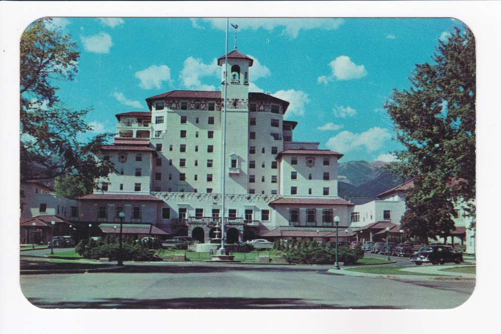 Front Vista Of Broadmoor Hotel Colorado Springs Colorado Chrome Postcard