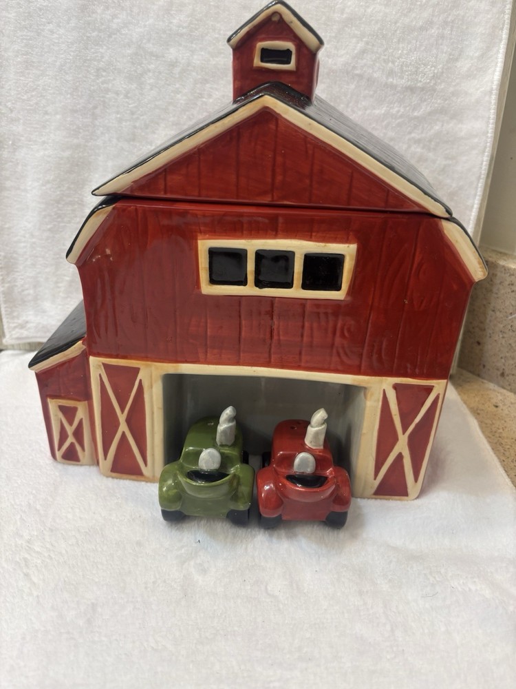 Cracker Barrel Stoneware Red Barn Cookie Jar & Salt & Pepper Shaker Set HGT1-293