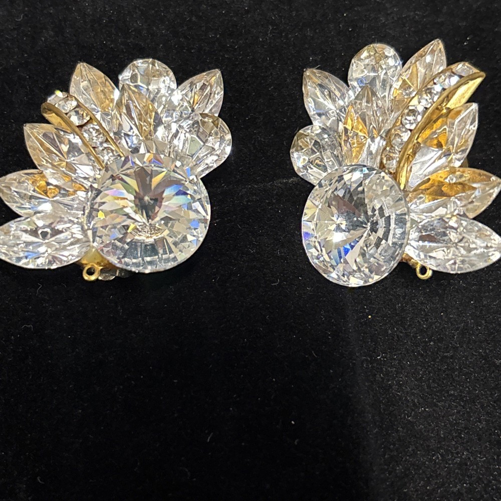 Vintage Rhinestone Cluster Clip-On Earrings Clear Crystal 1”