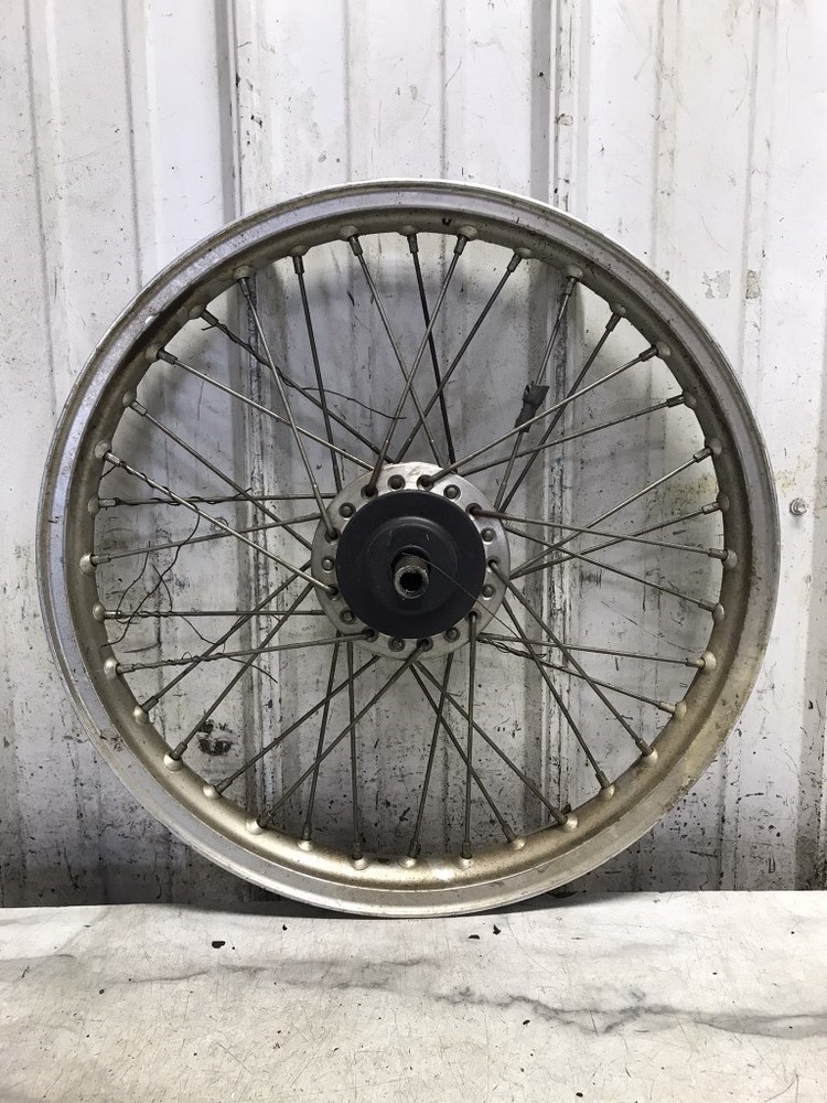 79 Suzuki GS1000 GS 1000 Front Rim Wheel Straight