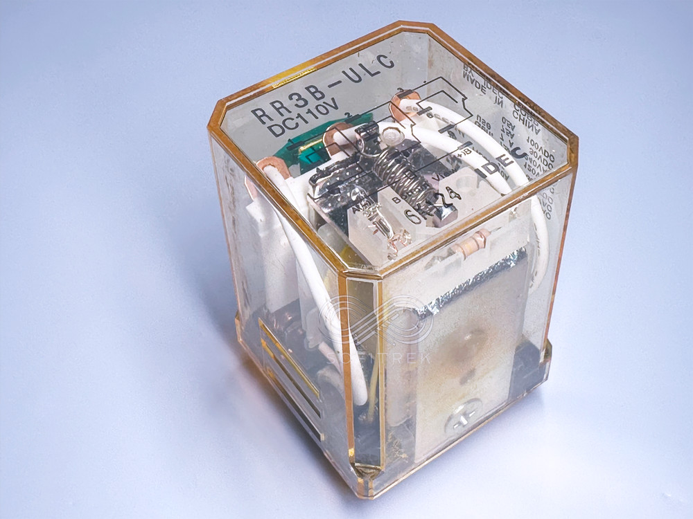RR3B-ULCDC110V IDEC Plug-in Power Relay 110VDC 10A 3PDT 11-Pin W/ LED Indicator