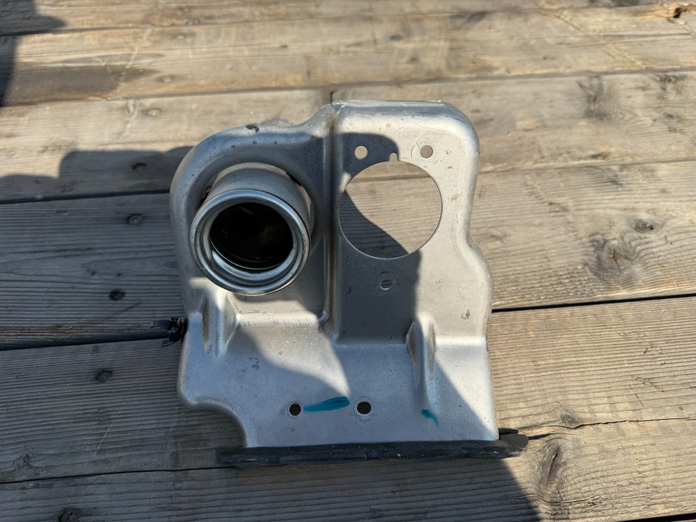 2020-2025 GM OEM GMC/CHEVY 2500 3500 fuel Filler Pipe 85585195