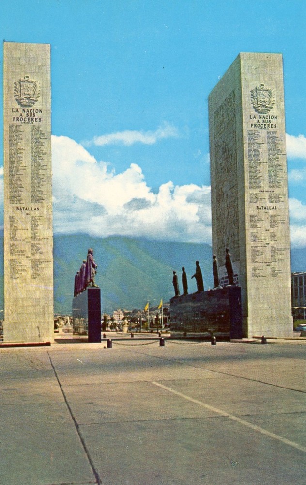 Avenue of the Heroes (Los Próceres), Caracas, Venezuela, UNP, VG --POSTCARD