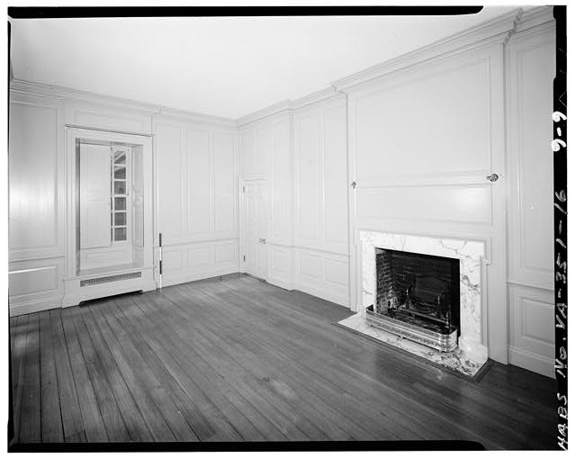 16. NORTHEAST ROOM LOOKING SOUTHEAST, MAIN HOUSE, FIRST FLOOR - Carter's