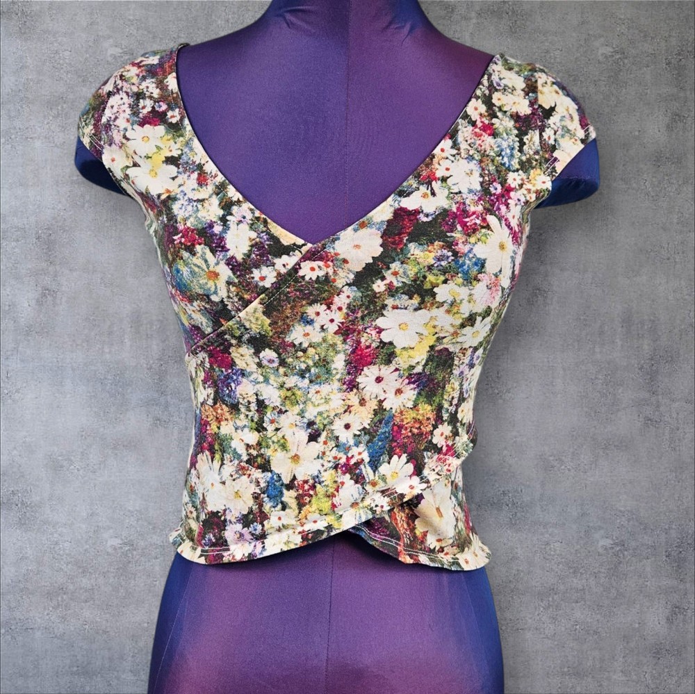 Guess Y2K Floral Faux Wrap Crop Top Short Sleeve Size Small Women's R47