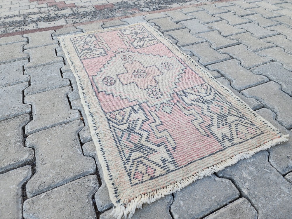 Mini Vintage Turkish Rug 1.6x3.1ft Soft Pink Cream Wool Faded Runner