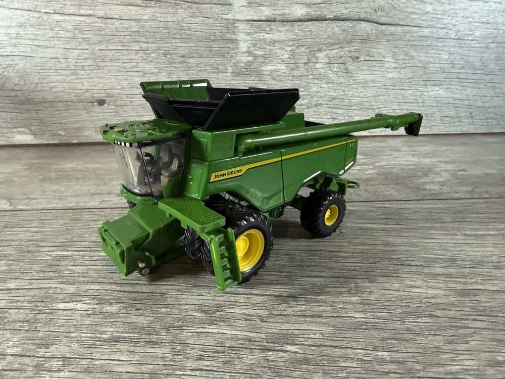 1/64 Ertl John Deere X9 1100 Combine Prestige Collection Series See Description