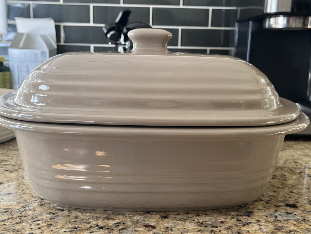 Pampered Chef 3.1 Qt Stoneware Roaster Casserole Dish with Lid