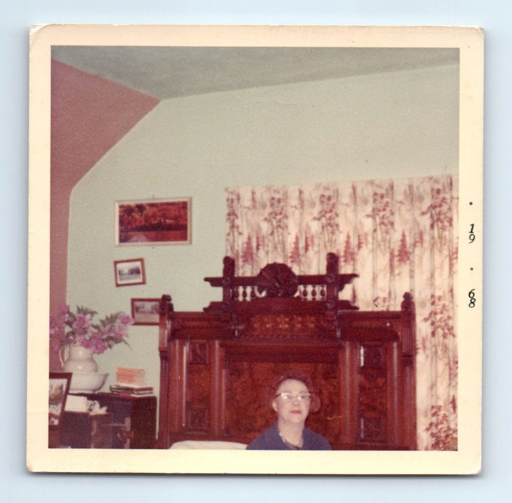 Old Vintage Square Color Photo SOLO WOMAN IN LIVING ROOM GLASSES 1968 PICTURE