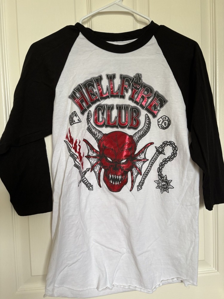 2023 Halloween Horror Nights Stranger Things Hellfire Club Raglan Shirt Small