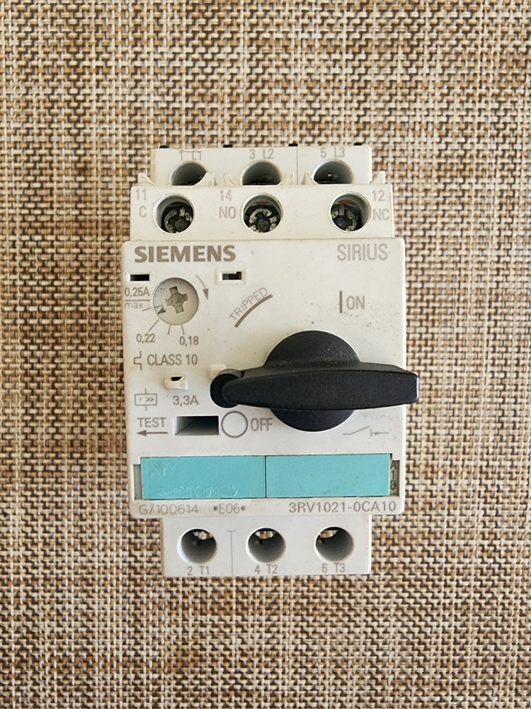 Siemens 3RV1021-0CA10 Motor Protection Circuit Breaker