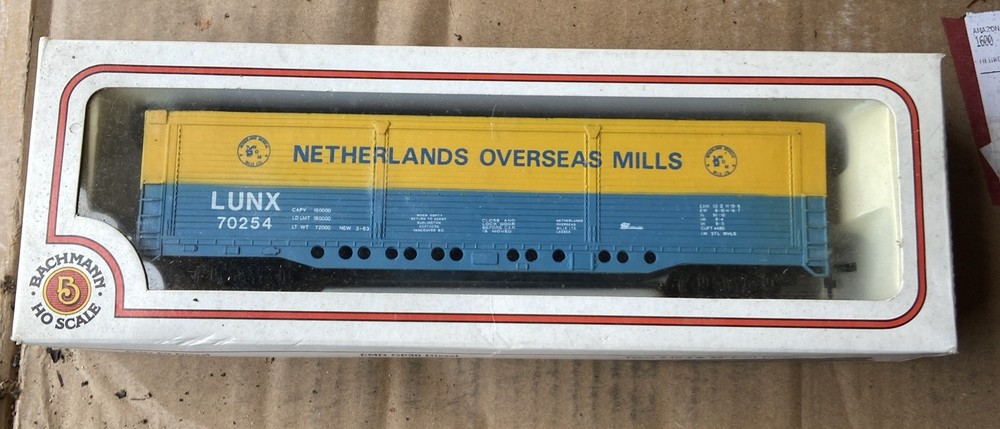 Bachmann HO Scale Netherlands Overseas Mills LUNX 70254 Box Car Rolling Stock