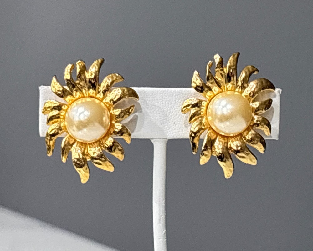 Vintage Sunburst Clip On Earrings Chunky Gold Tone Faux Pearl Statement 80s 90s