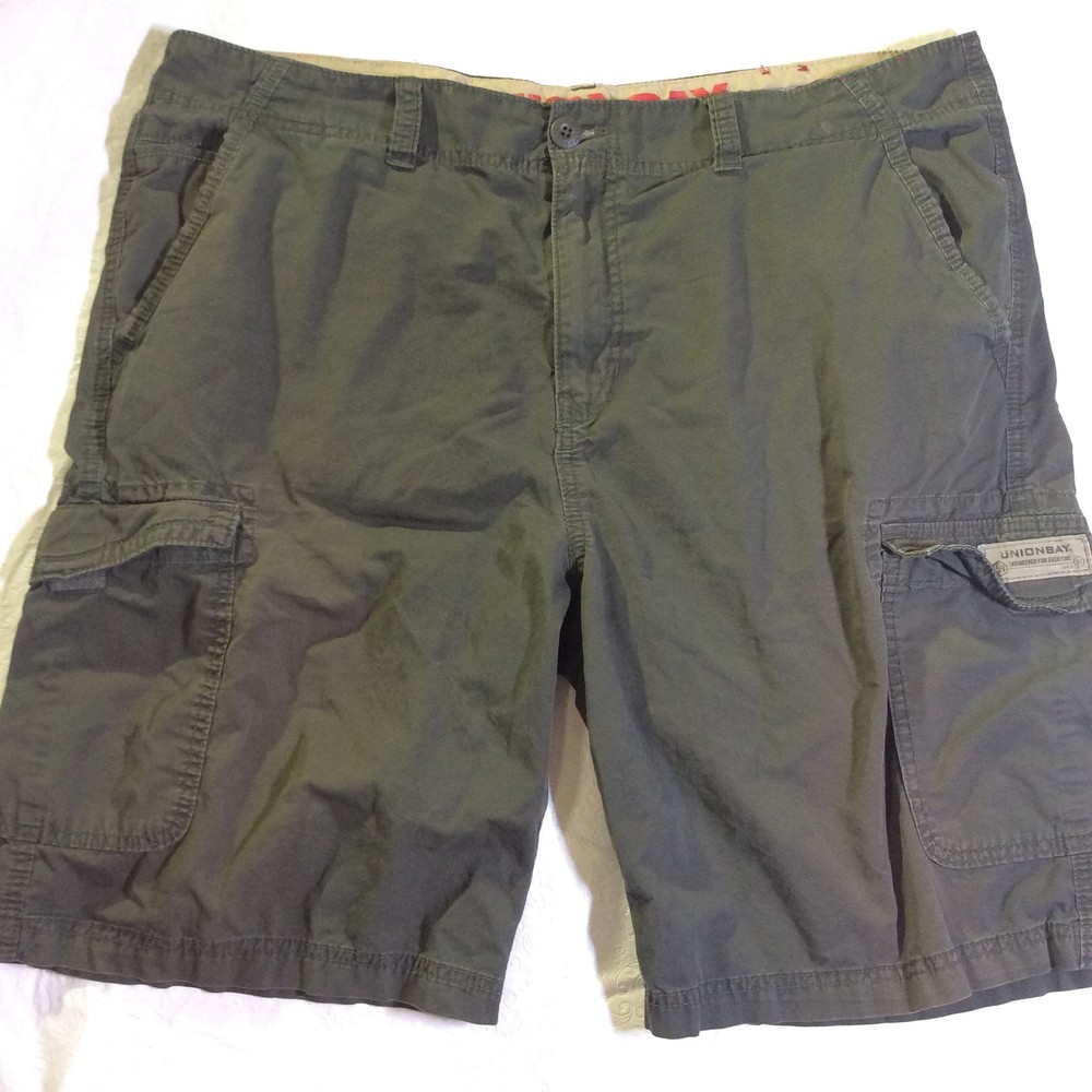 Unionbay Cargo Shorts Men's Size 40 Army Green Bermuda Chino Casual Pockets