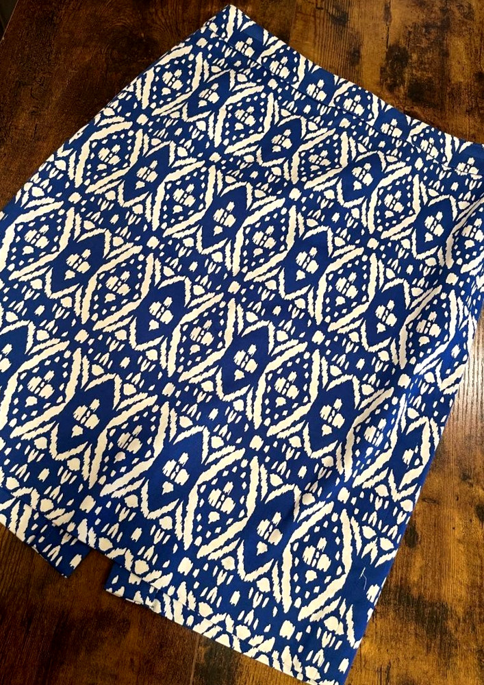 J. Crew Womens Blue/White patterened Pencil Skirt Size 0