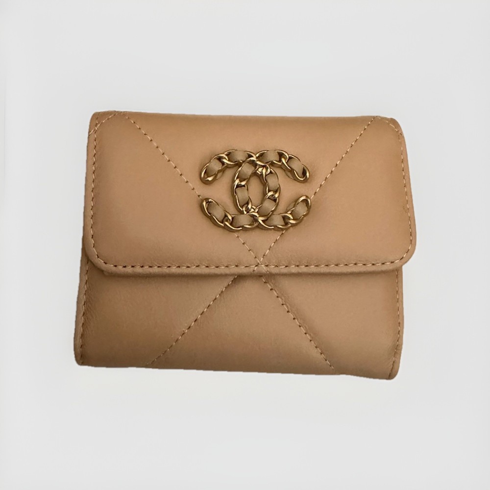 Chanel Wallet Nude With Gold Chain Logo Trifold