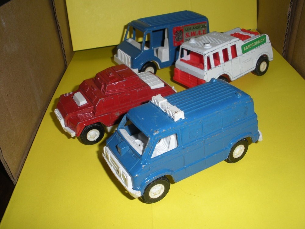 Lot of 4  vintage diecast Metal Tootsie Toy trucks 70s & 80s