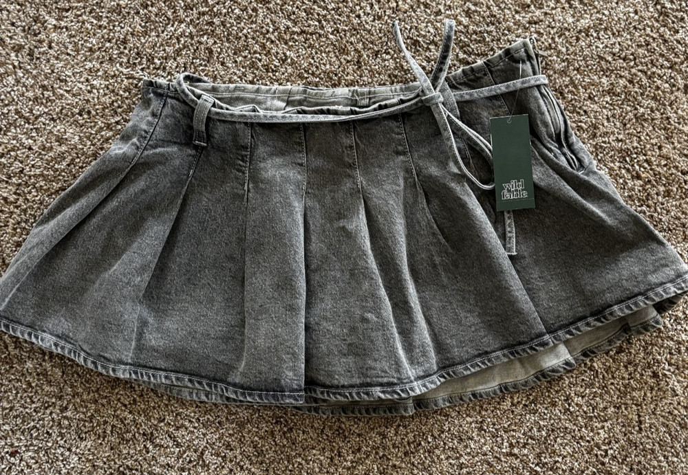 NWT: Wild Fable Denim Pleated Mini Skirt, side zip closure, Gray wash, Size 12