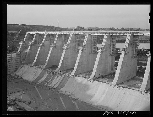 Photo:Fort Loudon Dam Tennessee 1942 TVA Construction Spillway Dam Walls