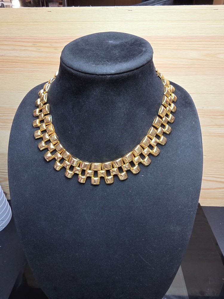Avon Vintage Gold Tone Link Necklace 18