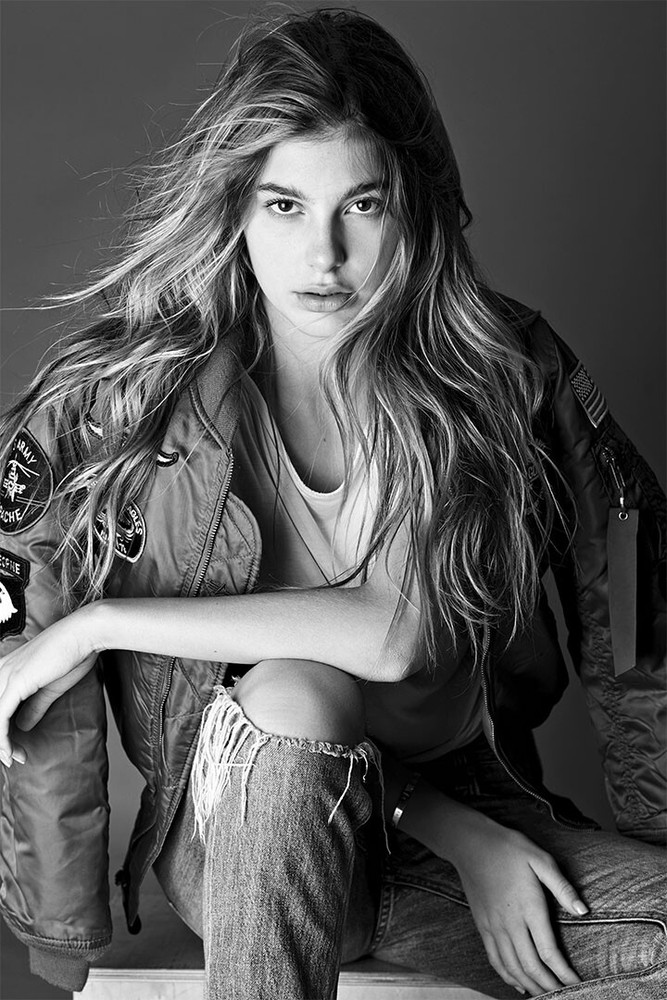 Camila Morrone Argentinian-American Actress And Model Wall Art - POSTER 20