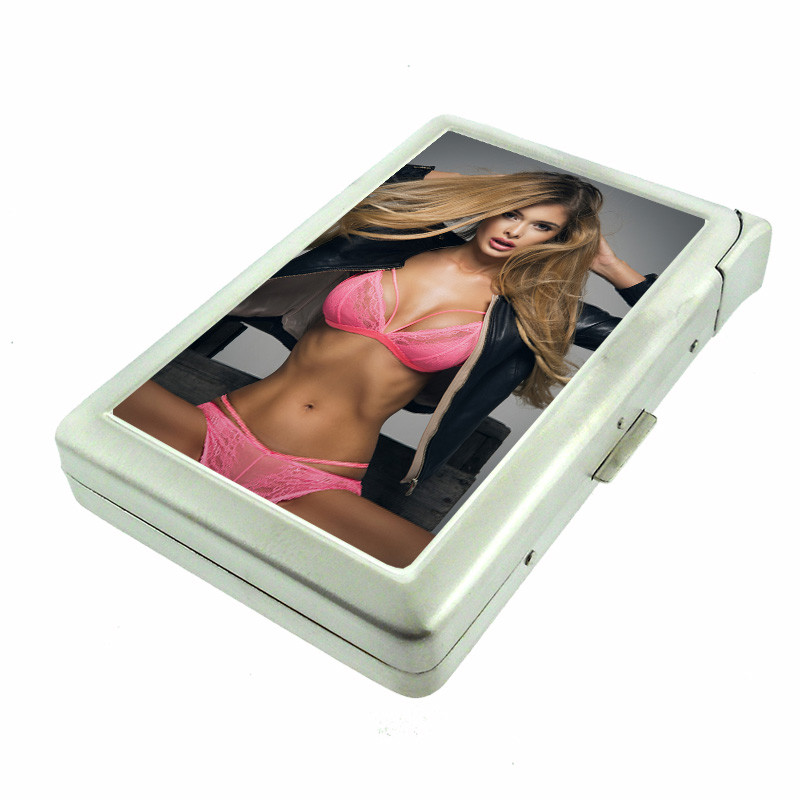 Polish Pin Up Girls D25 100's Size Cigarette Case with Built in Lighter Wallet