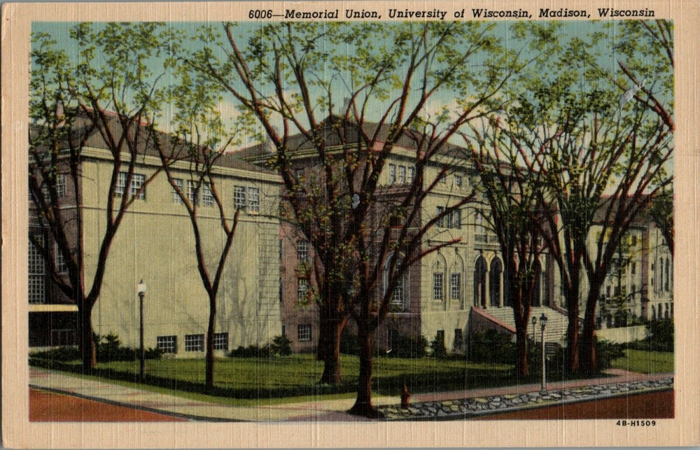 Vintage Postcard 1944 University of Wisconsin, Memorial Union, Madison, WI