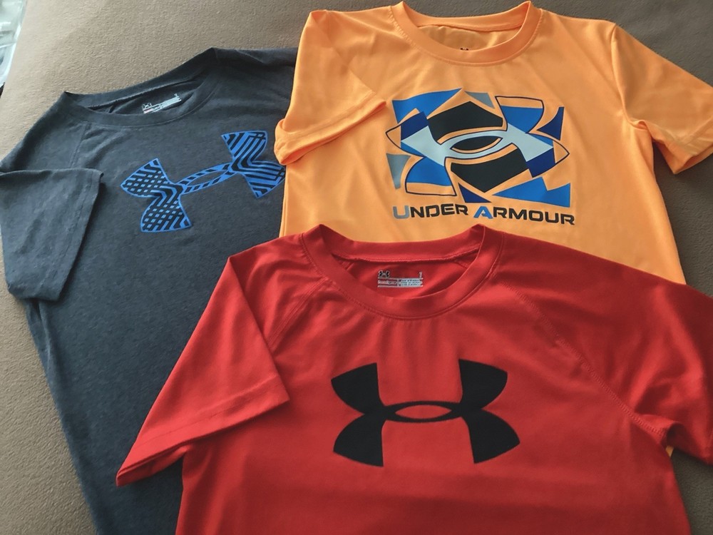 Lot Of  3 Under Armour Boys SS Loose Fit Tee Shirts Youth Size 7, EUC