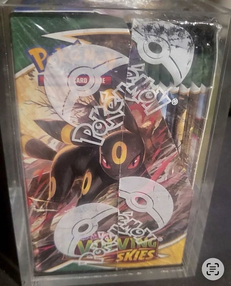 Pokémon TCG Evolving Skies Sealed Booster Box Nintendo Umbreon Rayquaza