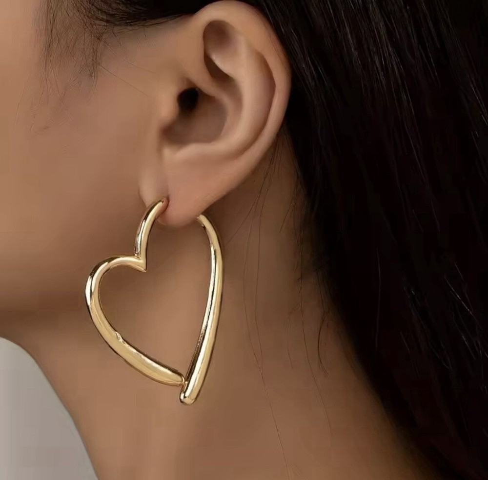 Women Heart Shaped Stud Earrings for Valentine’s Day Gift