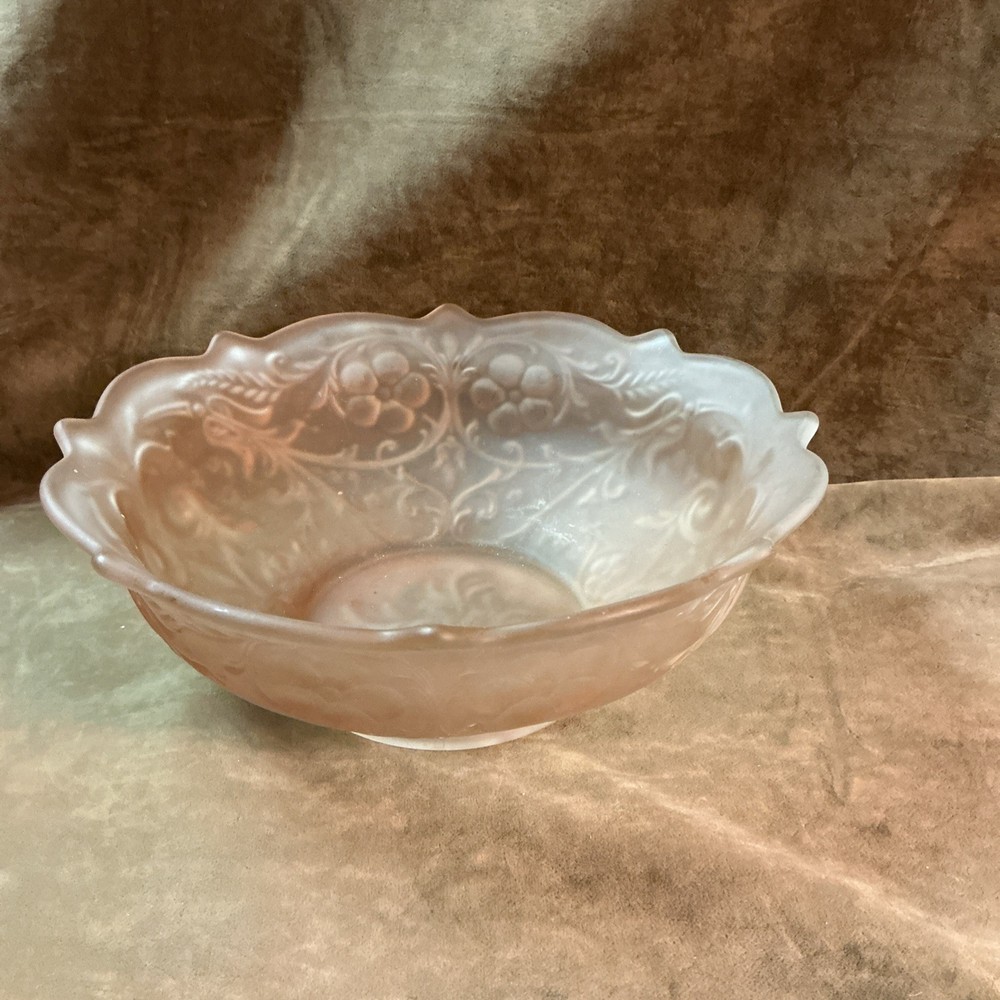 Rare 1930s McKee glass Company rock crystal pink satin fruit/console bowl