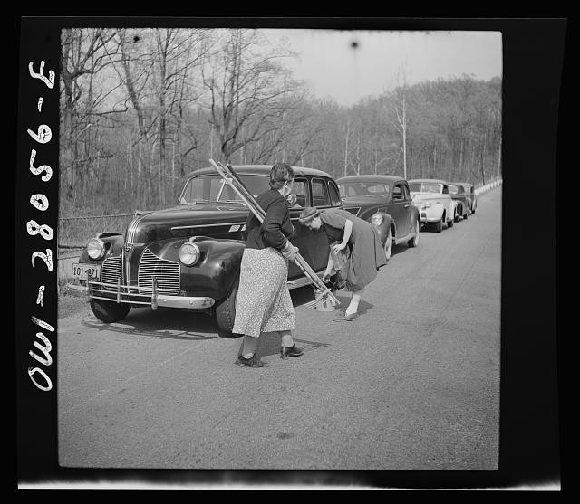 Photo:Washington DC 1943 Victory Gardeners Car Line Northwest Section