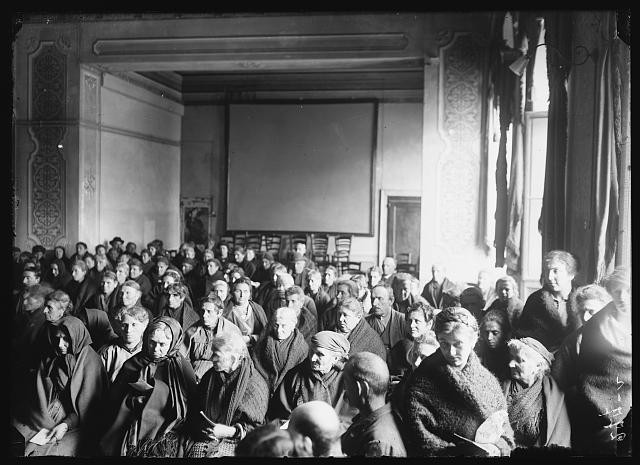 Photo:Italy 1917-1920 American Red Cross Meeting Crowd Interior