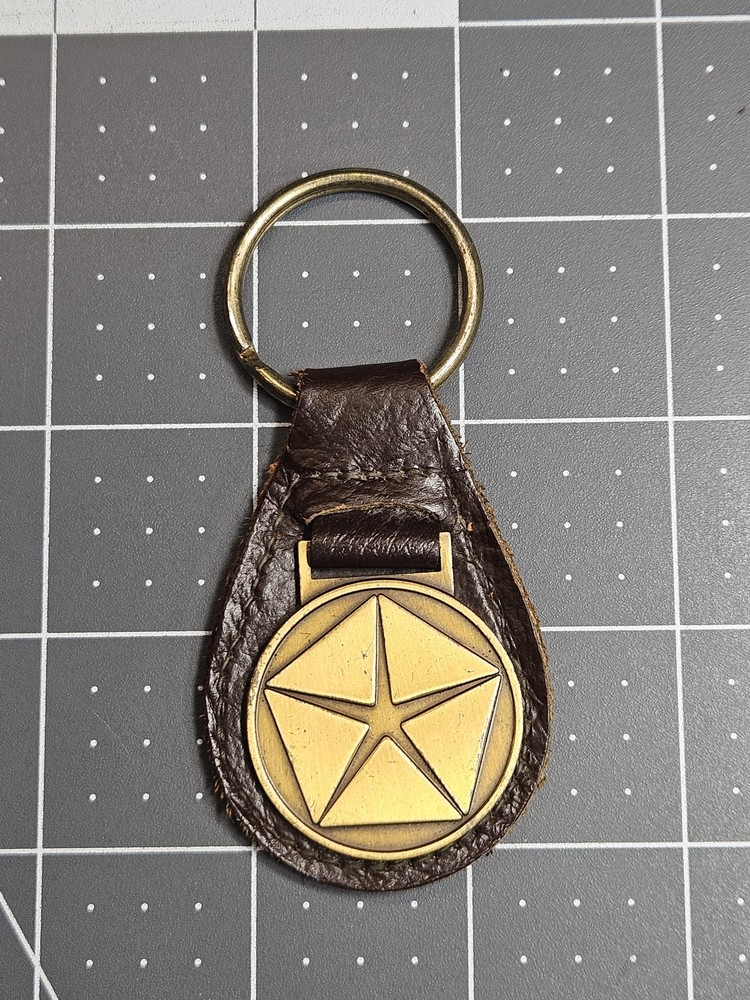 Vintage Chrysler Pentastar Logo Keychain Brown Leather Brass Car Automotive