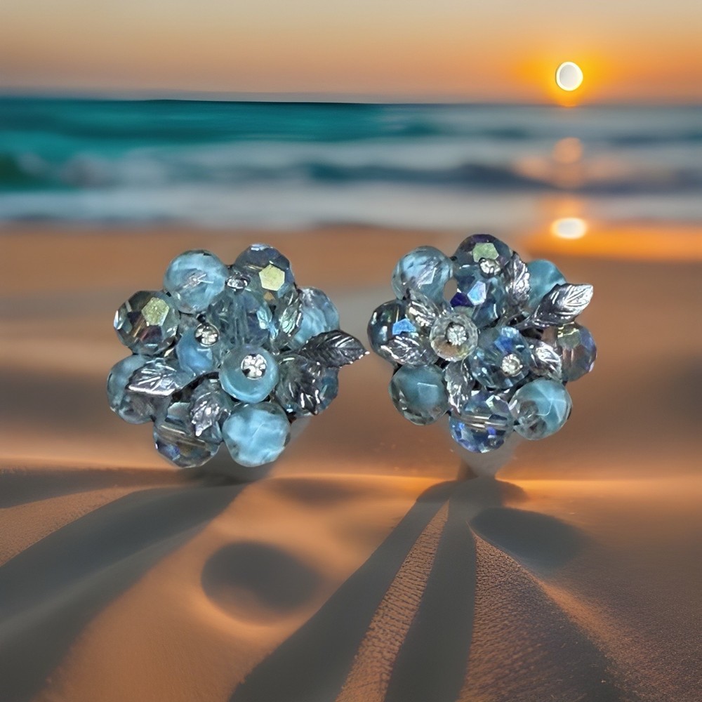 Vtg Coro AB Blue Glass Bead Cluster Earrings Silver Tone Leaf Detail Clip On