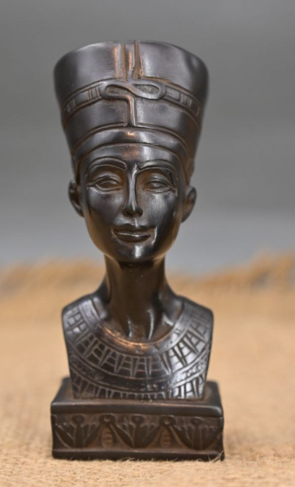 Rare Ancient Egyptian Pharaoh Nefertiti Queen of Egypt Statue Pharaonic Antiques