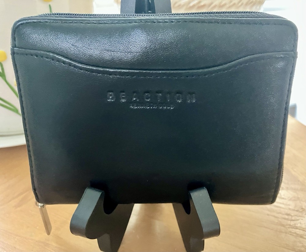 Unisex Kenneth Cole Reaction Black all Genuine Leather Wallet. Perfect Condition