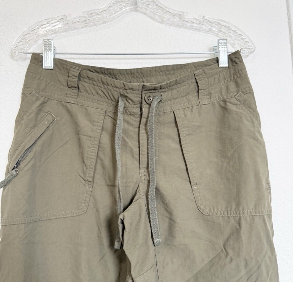 The North Face Women's Convertible Outdoor Pants with Stow Pocket in Green