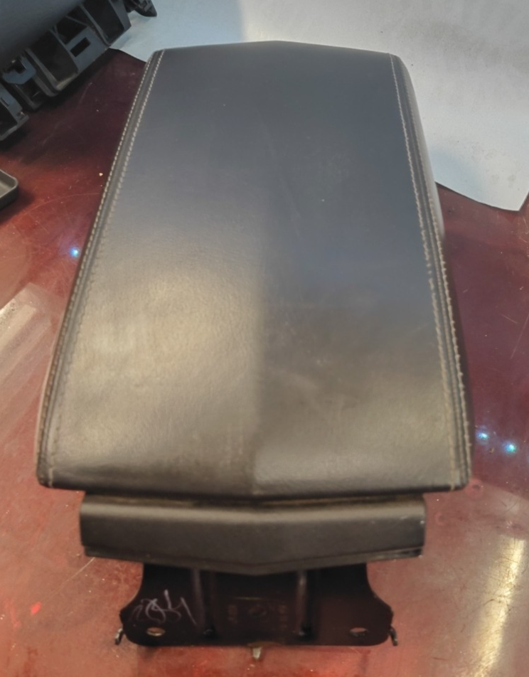 2008-2013 Cadillac CTS Center Console Black Leather Armrest Lid Assembly OEM