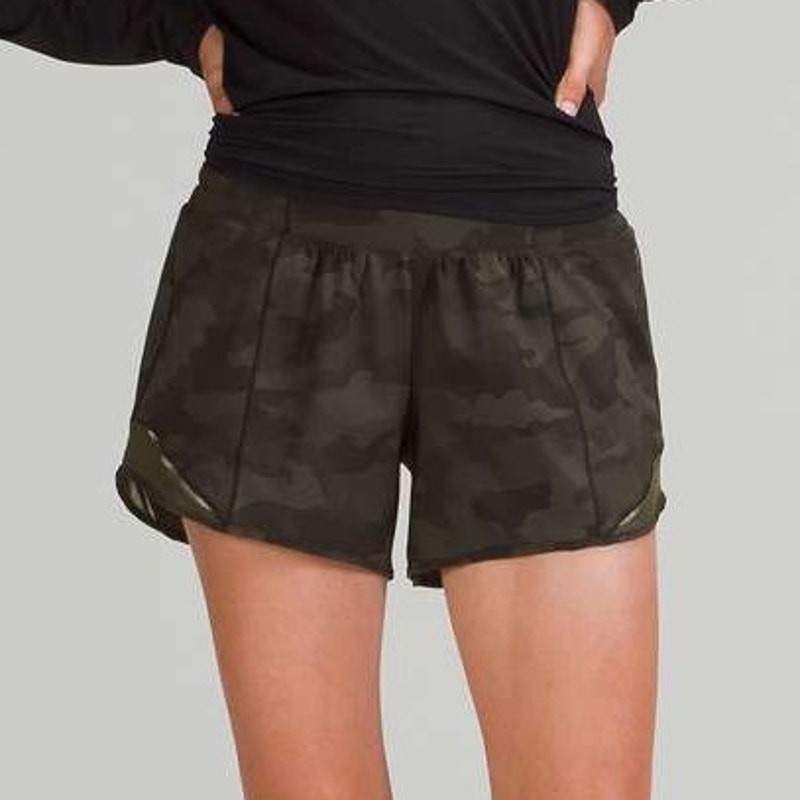 Lululemon Women’s 12 Shorts Hotty Hot Low Rise 4