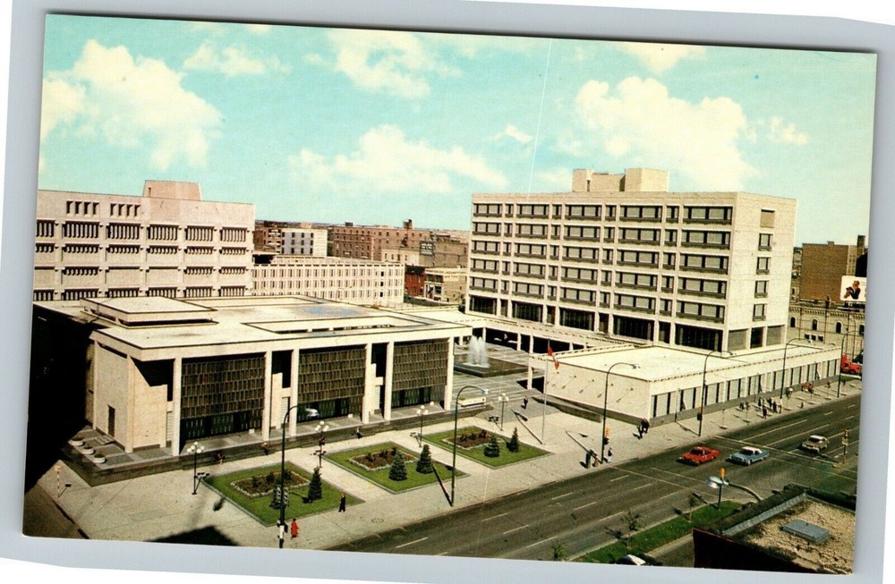 Winnipeg MB-Manitoba Canada, City Hall Vintage Souvenir Postcard