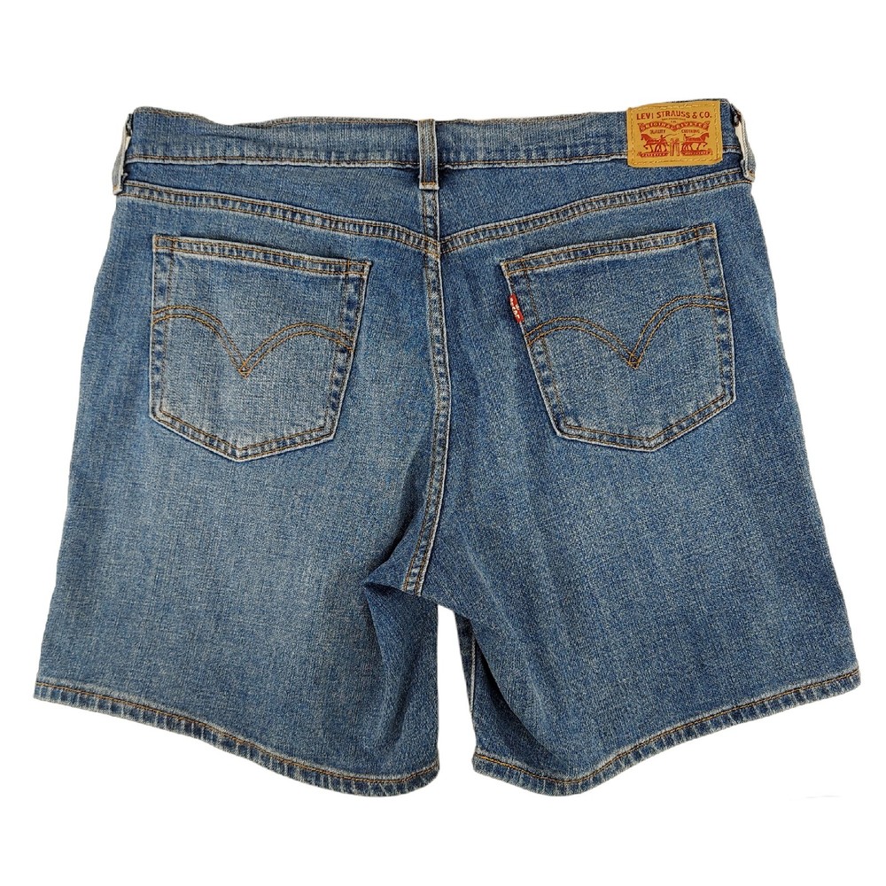 LEVI'S JEAN SHORTS WOMEN'S SIZE 30 BLUE DENIM STRETCH INSEAM: 7 in MID-RISE *VGC