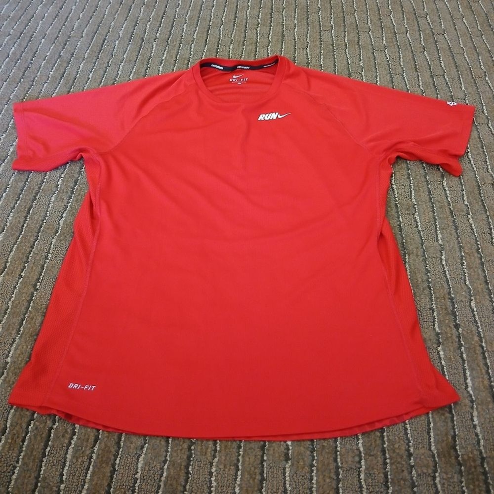 Nike Running Dri-Fit Red Performance T-Shirt Men's Size Medium Fitness Running