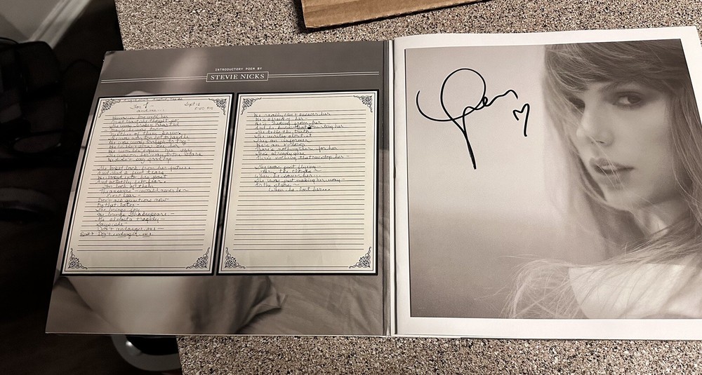 The Tortured Poets Department Taylor Swift AUTOGRAPHED SIGNED Heart Vinyl Album
